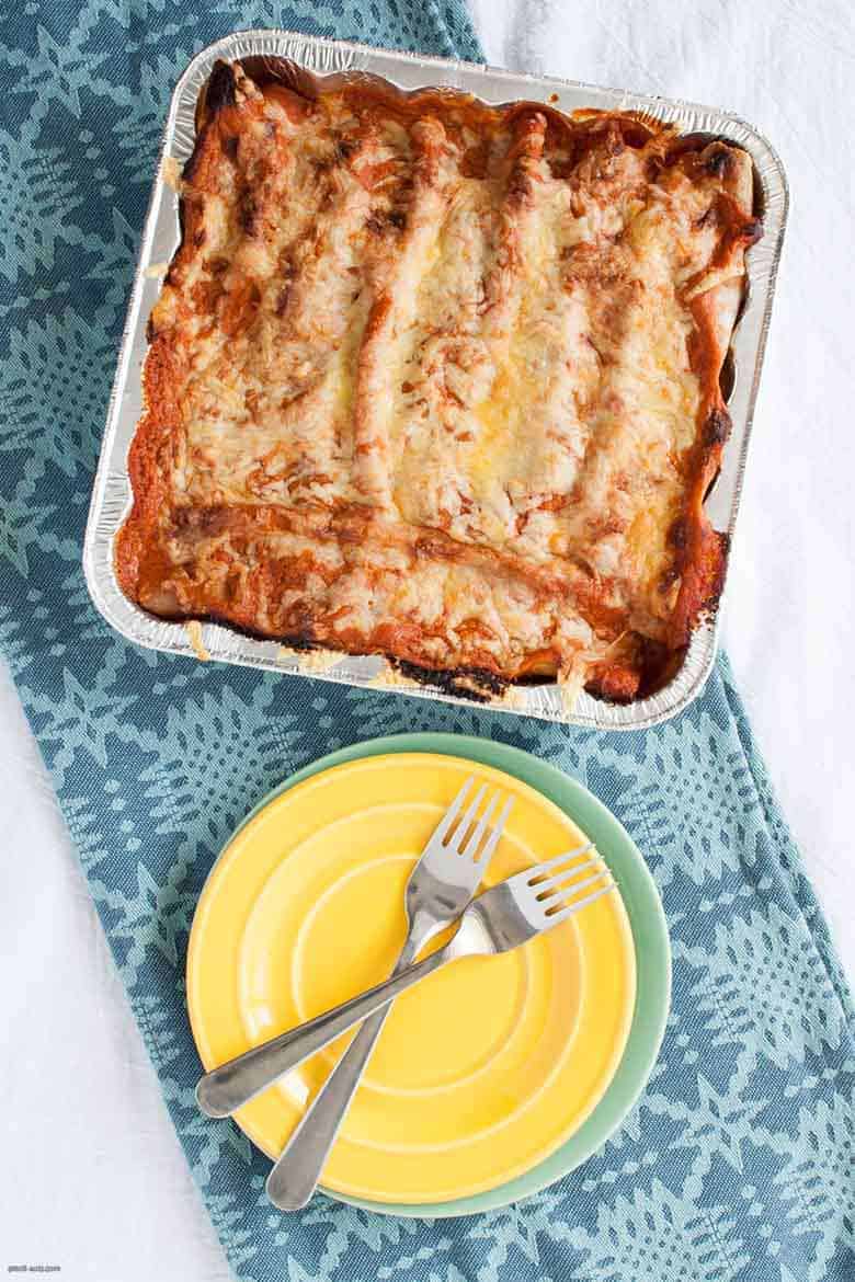 Help your future self out with hearty, freezer-friendly vegetarian enchiladas. | Vegetarian Freezer Enchiladas from small-eats.com