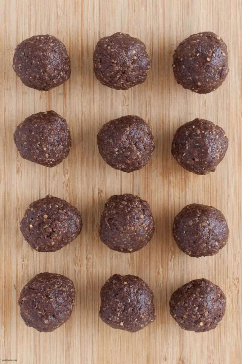 A sweet and protein-packed date ball boosted with collagen peptides and hemp seeds. | Cacao Hemp Tahini Date Balls from small-eats.com