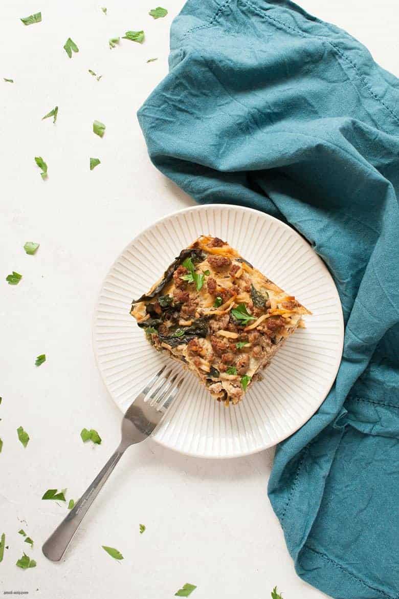 Put all of your favorite savory breakfast flavors in one pan and eat well for the rest of the week with this breakfast bake. | Hash Brown Breakfast Bake (Gluten Free, Dairy Free) from small-eats.com